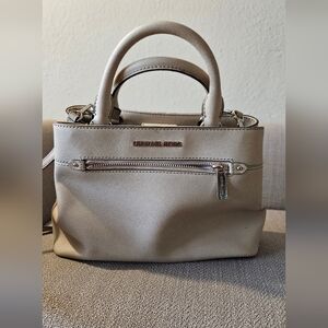 Michael Kors Hailee sm satchel